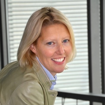 Dr. Stefanie Leenen